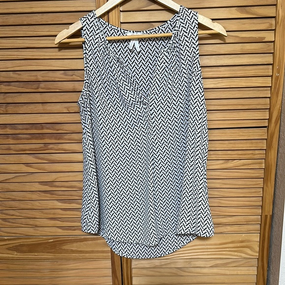 Classy Tank Top - Picture 1 of 3
